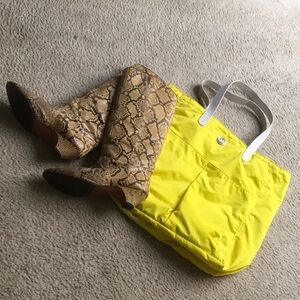 LULULEMON/“CHIQUITA BANANA YELLOW”FUN OR GYM BAG/NEW